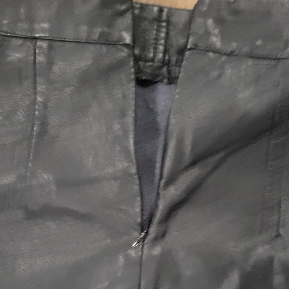 Storets Black Faux Leather Wrap Pencil Skirt Size XS - Picture 6 of 9